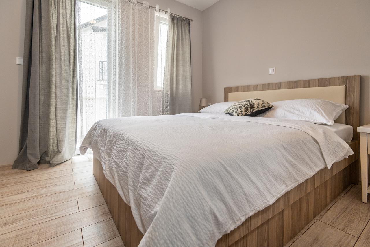 Apartments Leona เนอุม ภายนอก รูปภาพ