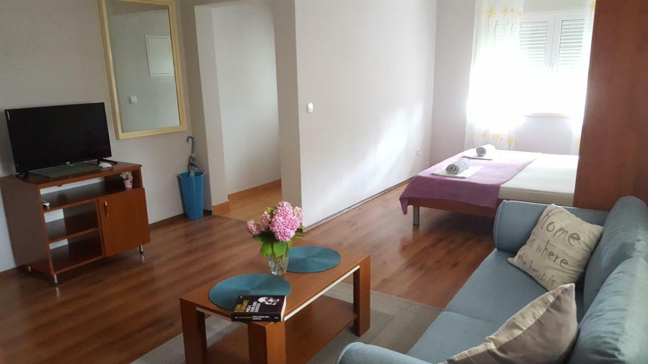 Apartments Leona เนอุม ภายนอก รูปภาพ
